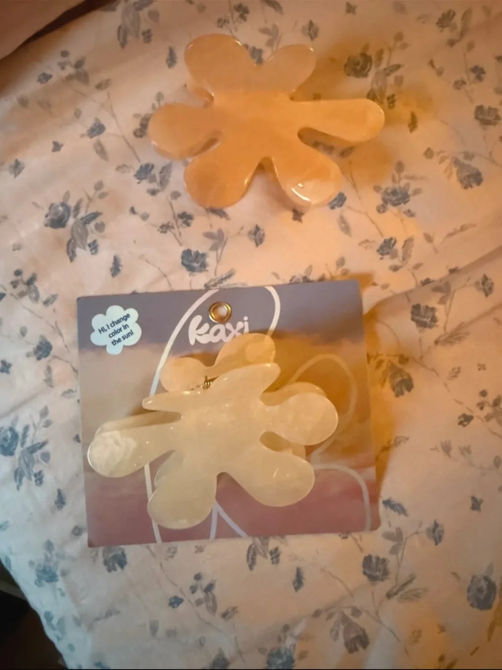 Color Changing hair claw NWT